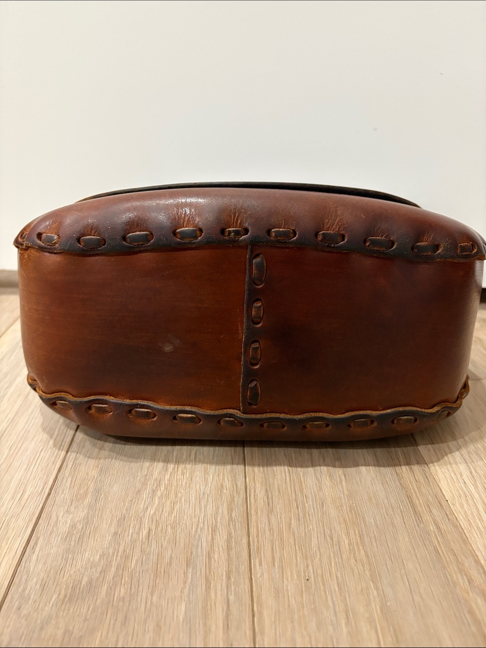Vintage 70s Hand Tooled Leather Saddle Bag Painted Floral Whipstitch Boho - Picture 6 of 14